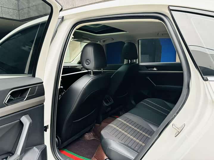 Фото 5 - Volkswagen Lavida