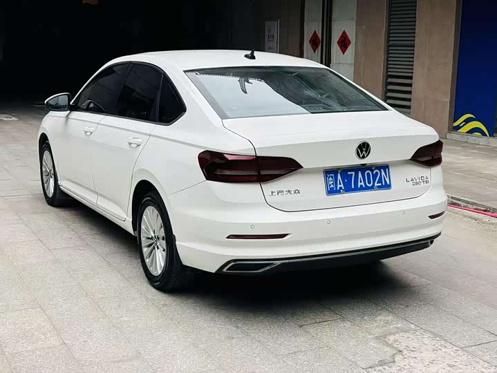 Фото 7 - Volkswagen Lavida