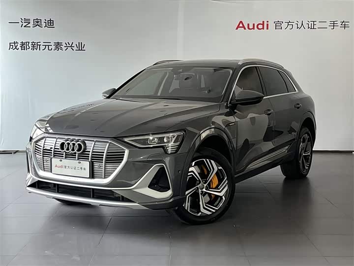 Фото 1 - Audi e-tron
