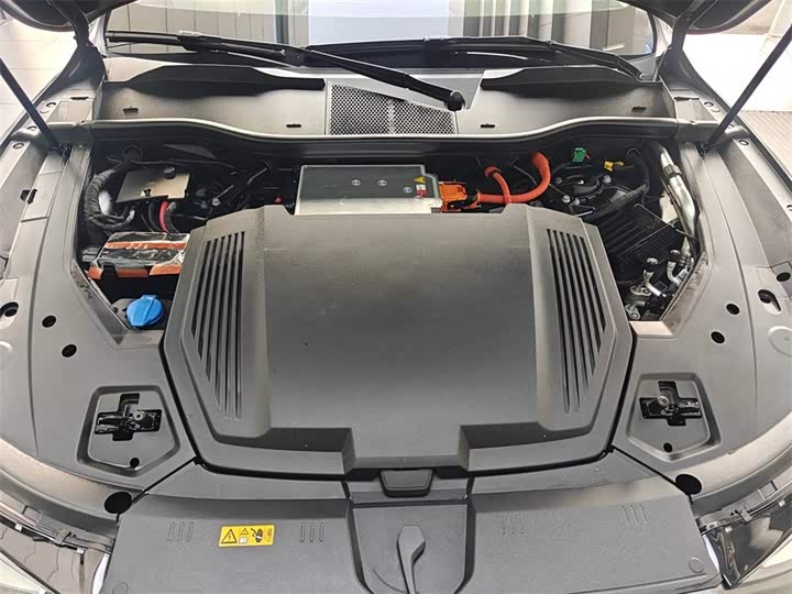 Фото 8 - Audi e-tron