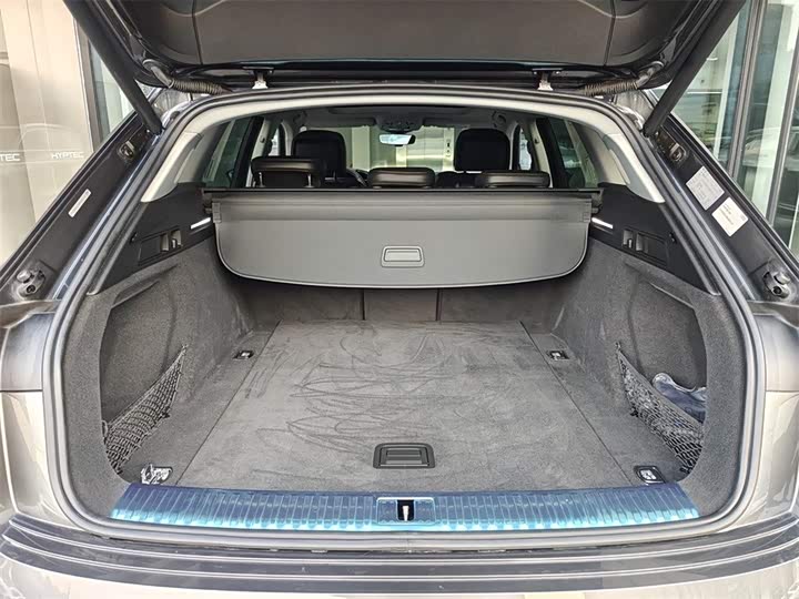 Фото 9 - Audi e-tron