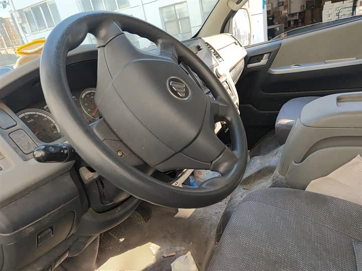 Фото 3 - Foton G7 EV