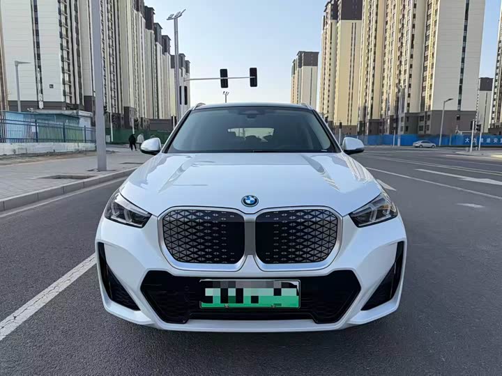 Фото 2 - BMW iX1