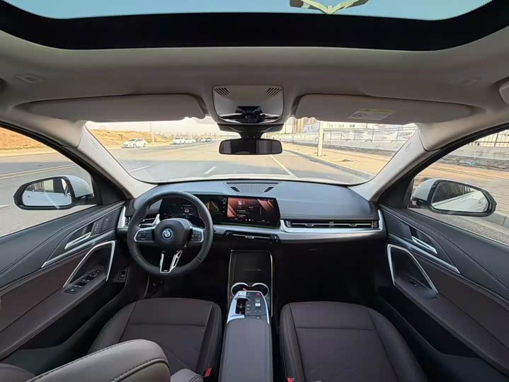 Фото 5 - BMW iX1