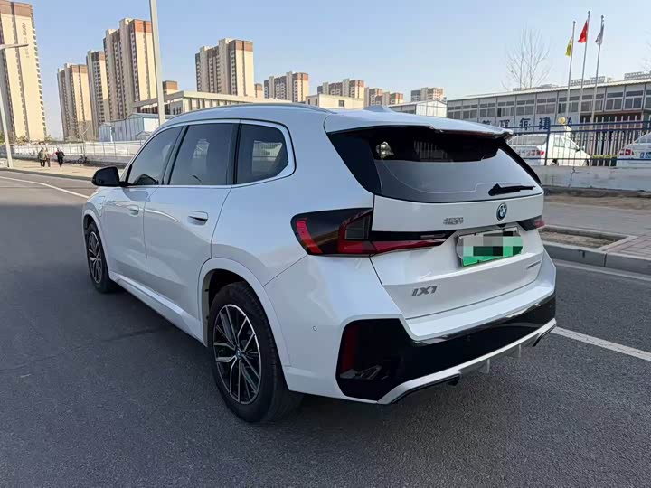 Фото 6 - BMW iX1