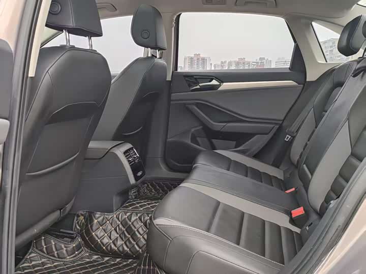 Фото 9 - Volkswagen Sagitar L