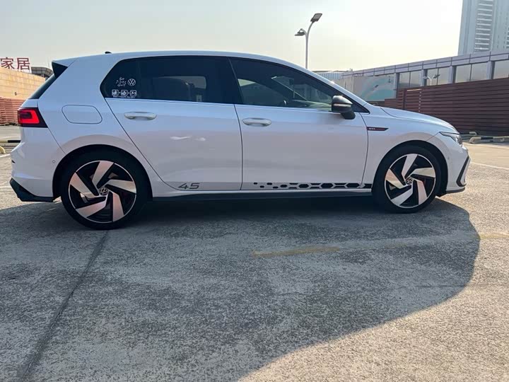 Фото 5 - Volkswagen Golf GTI