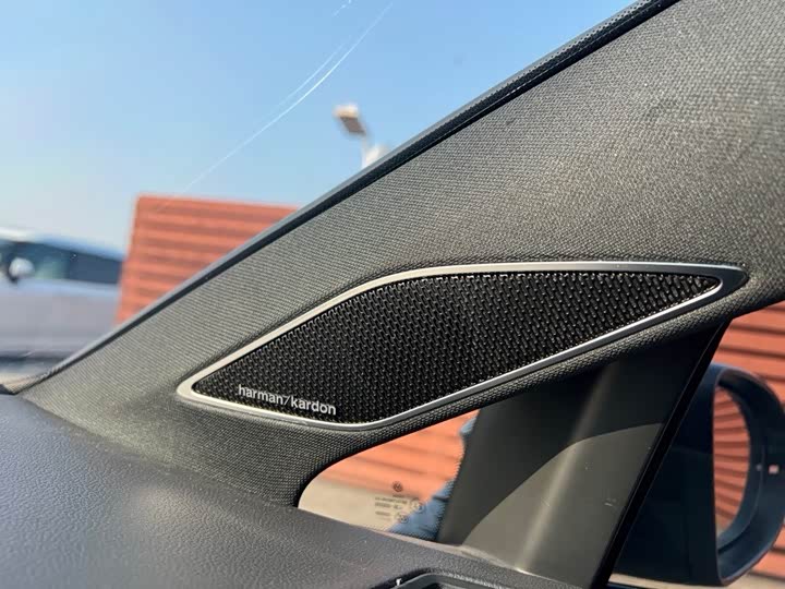 Фото 7 - Volkswagen Golf GTI