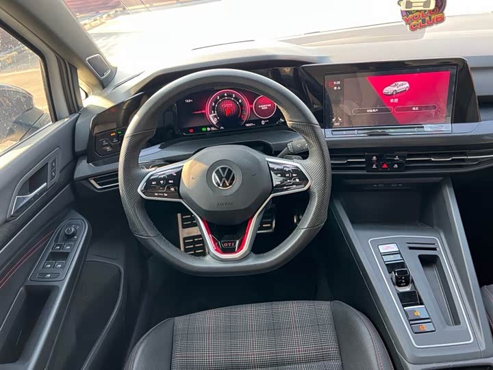 Фото 8 - Volkswagen Golf GTI