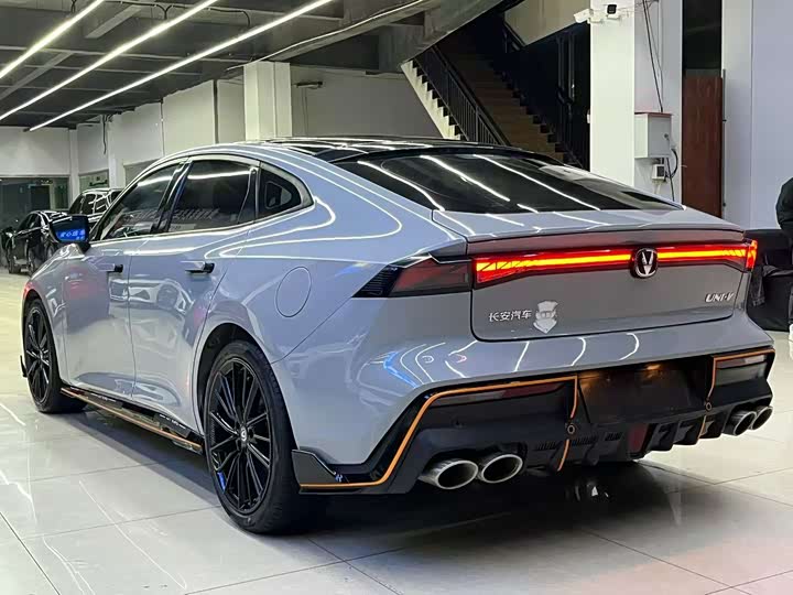 Фото 9 - Changan UNI-V