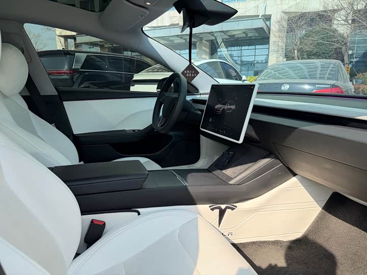 Фото 5 - Tesla Model 3