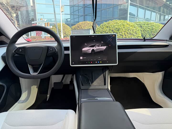 Фото 6 - Tesla Model 3