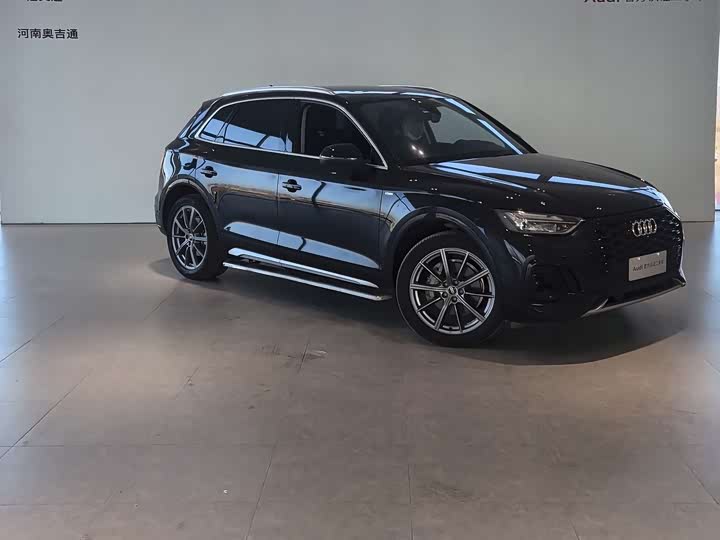 Фото 3 - Audi Q5L