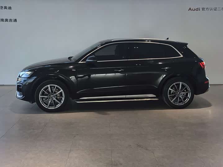 Фото 4 - Audi Q5L