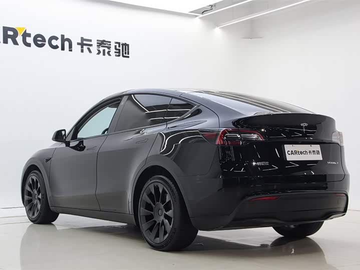 Фото 6 - Tesla Model Y