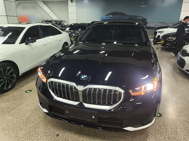 Фото 3 - BMW 5 Series