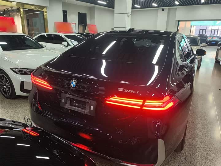 Фото 6 - BMW 5 Series