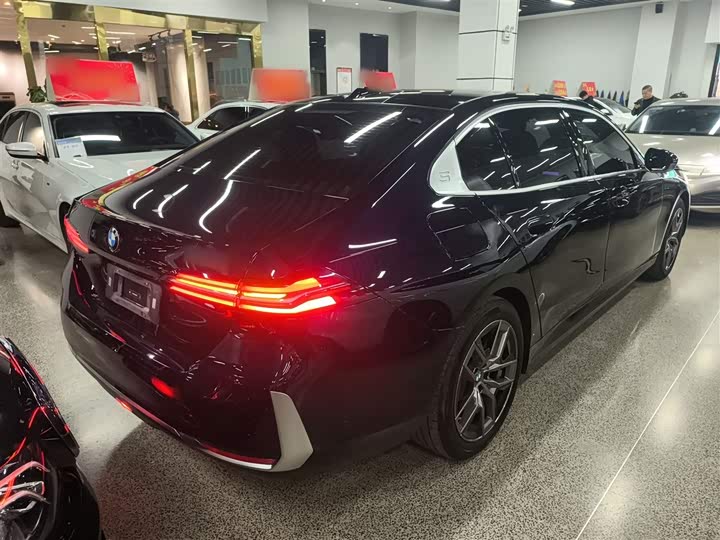 Фото 7 - BMW 5 Series