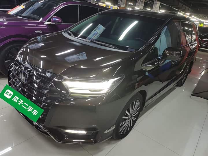 Фото 2 - Honda Elysion