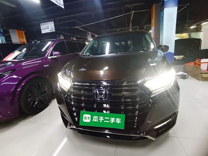 Фото 3 - Honda Elysion