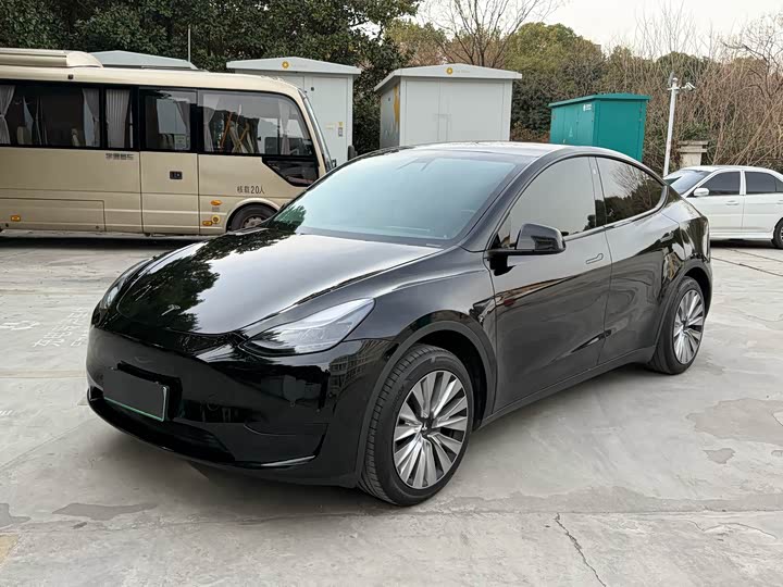 Фото 1 - Tesla Model Y