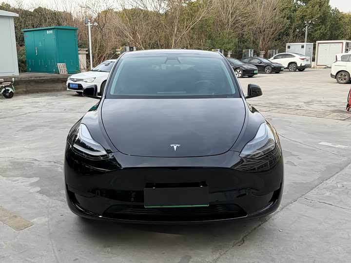 Фото 2 - Tesla Model Y