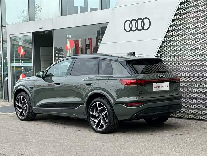 Фото 5 - Audi Q6L e-tron