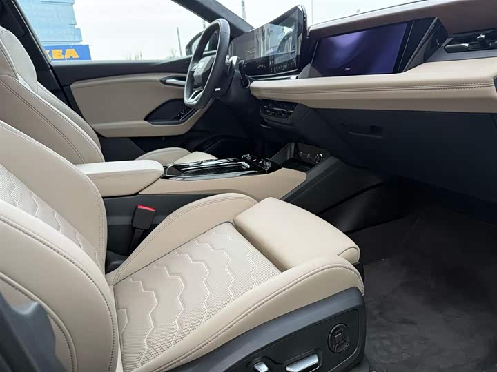 Фото 7 - Audi Q6L e-tron