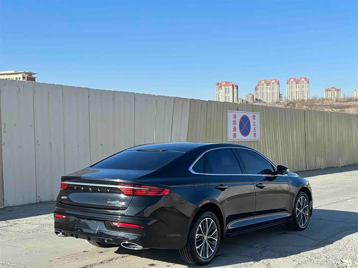 Фото 9 - Geely Preface