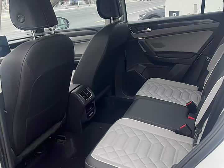 Фото 4 - Volkswagen Tayron