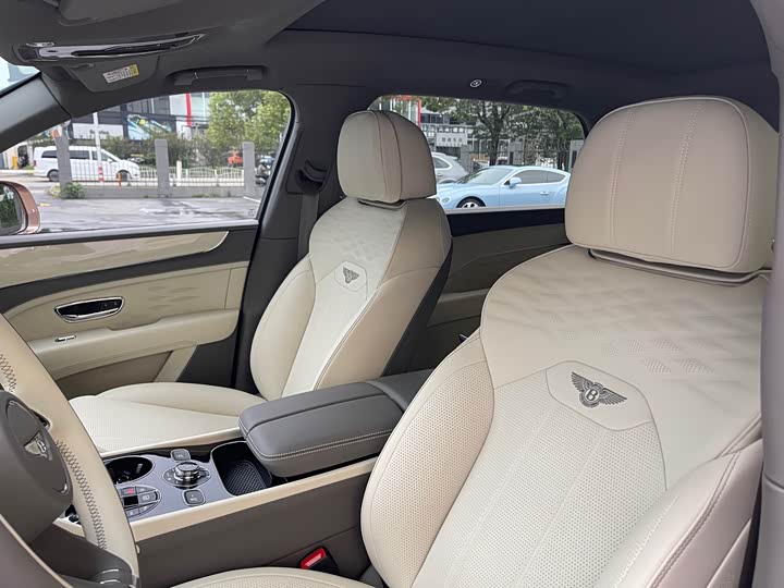 Фото 6 - Bentley Bentayga