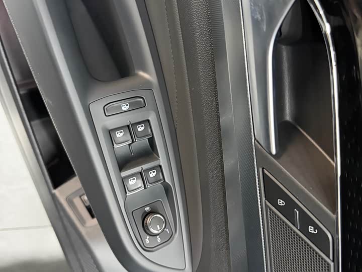 Фото 7 - Volkswagen Passat