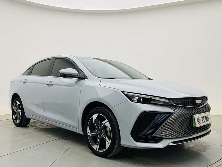 Фото 3 - Geely Emgrand L Hi·P Hybrid