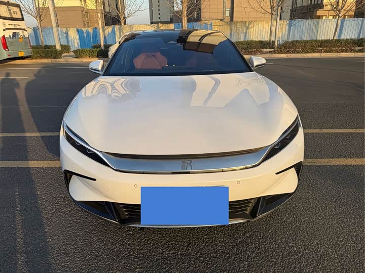 Фото 2 - BYD Han