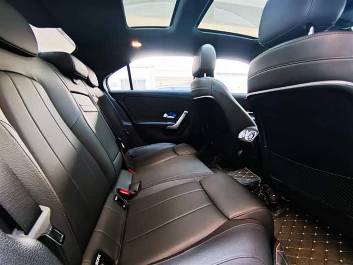 Фото 6 - Mercedes-Benz A-Class