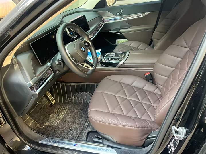 Фото 6 - BMW 7 Series