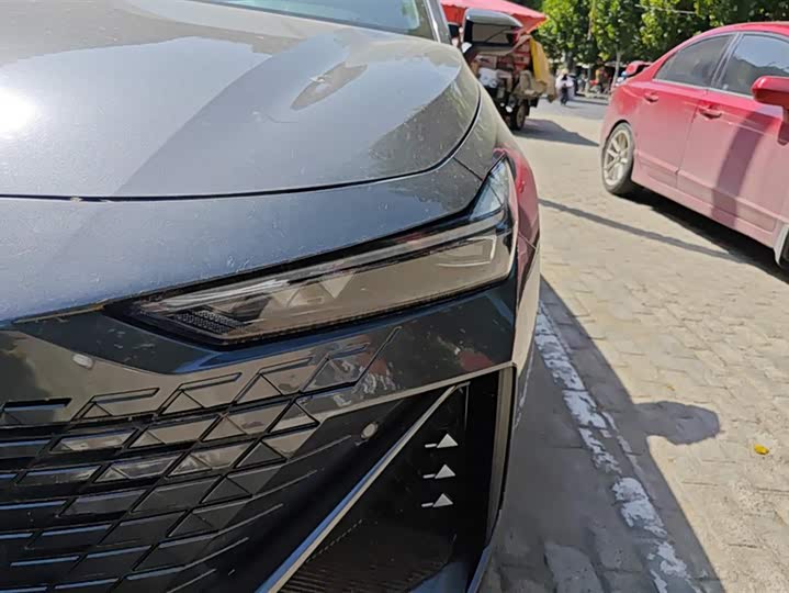 Фото 5 - Changan UNI-V