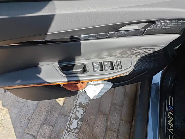 Фото 7 - Changan UNI-V