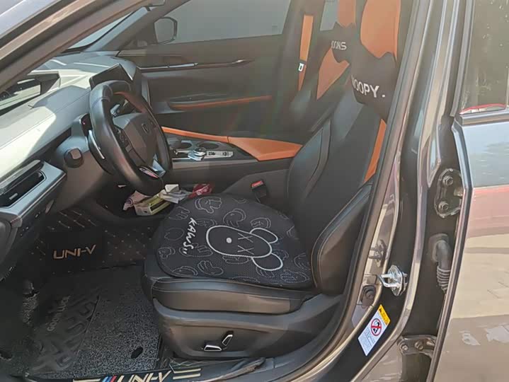 Фото 9 - Changan UNI-V