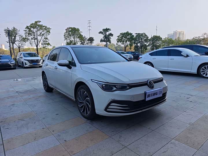 Фото 3 - Volkswagen Golf