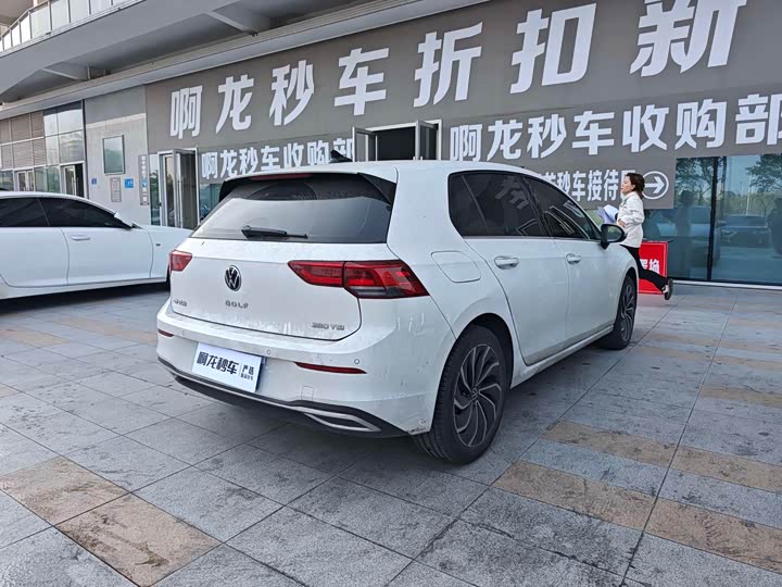 Фото 7 - Volkswagen Golf