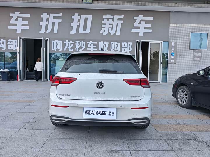 Фото 8 - Volkswagen Golf