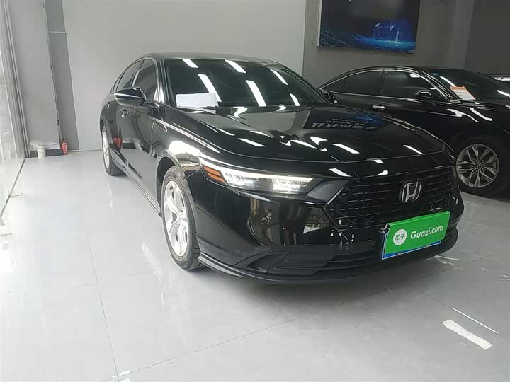 Фото 4 - Honda Accord