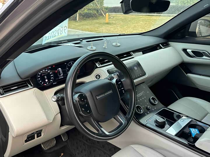 Фото 9 - Land Rover Range Rover Velar