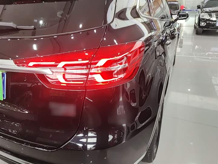 Фото 8 - Hongqi HS5