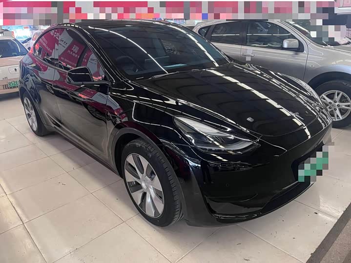 Фото 3 - Tesla Model Y