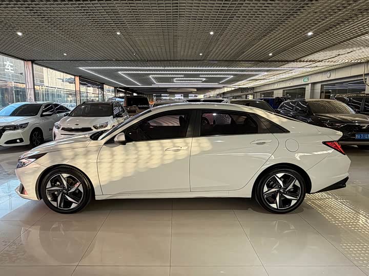 Фото 6 - Hyundai Elantra N line