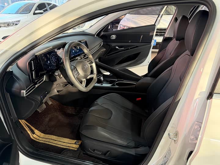 Фото 7 - Hyundai Elantra N line