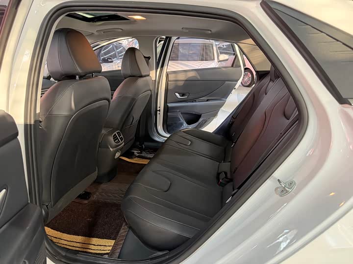 Фото 8 - Hyundai Elantra N line