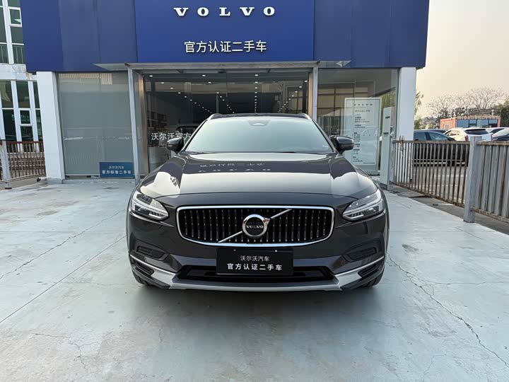 Фото 2 - Volvo V90